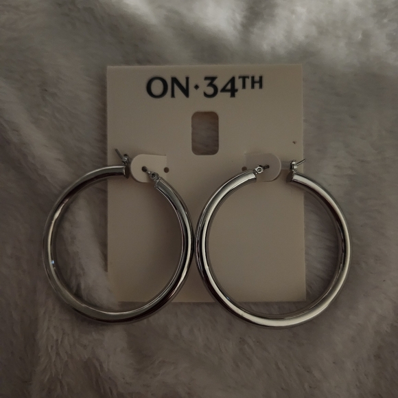 BNIP On 34th silver-tone hoop earrings - Picture 1 of 3